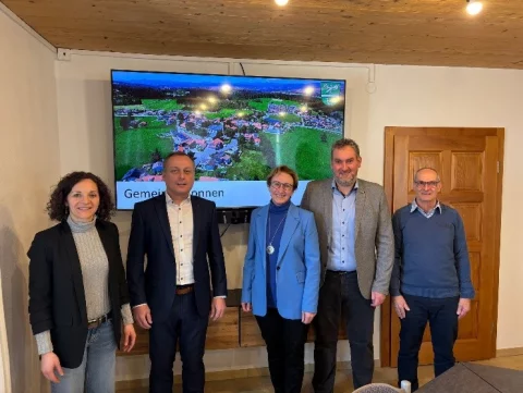 (v. l.) Geschäftsleitung Stephanie Krenner, 2. Bürgermeister Michael Fenzl, MdL Rowitha Toso, 1. Bürgermeister Klaus Weidinger und 3. Bürgermeister Reinhard Brandstetter | Foto: Gemeinde Sonnen